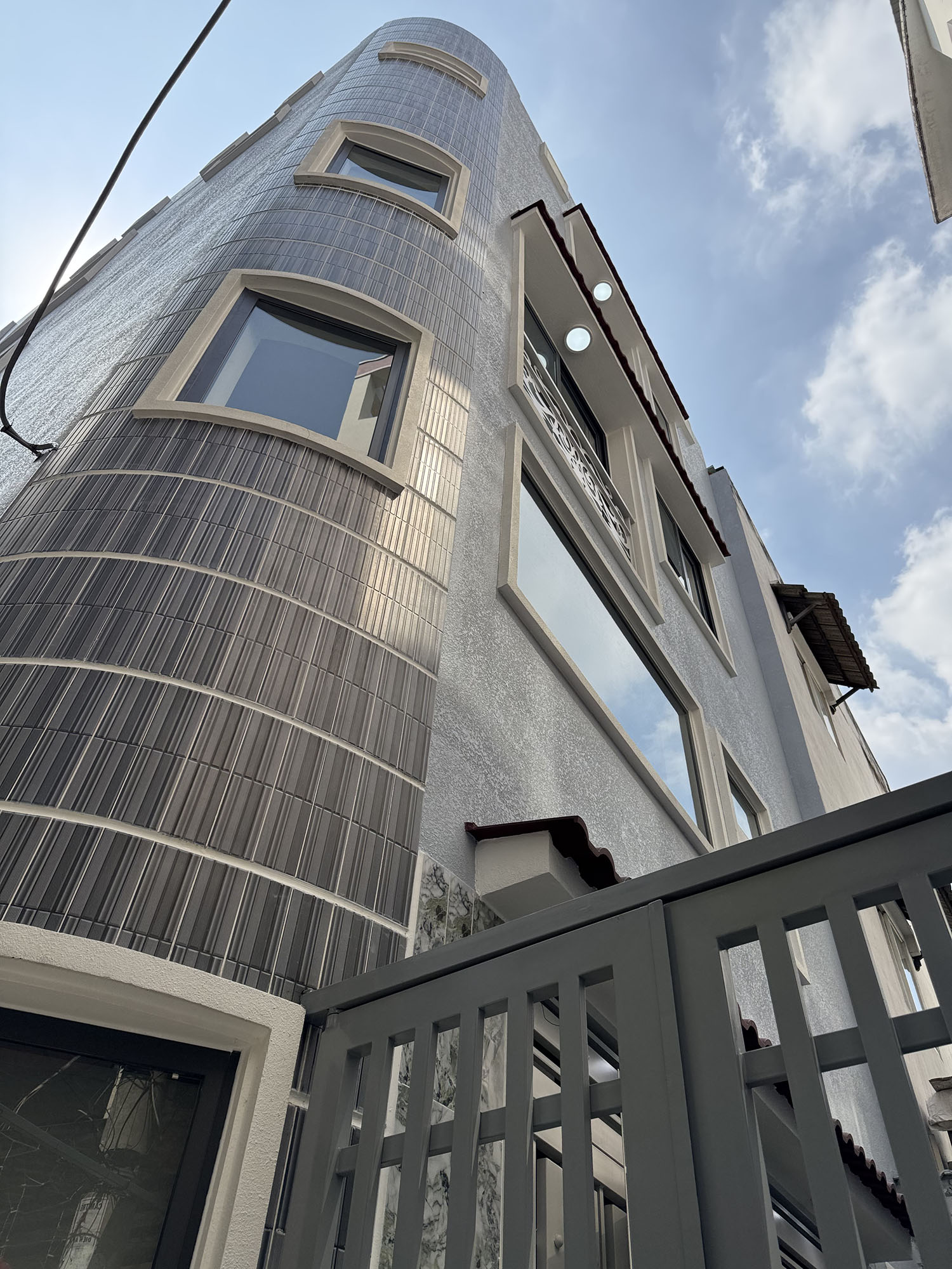 Siêu phẩm biệt thự mini góc 2 mặt tiền, 3 lầu, xây mới 100%, hẻm đẹp khu cao cấp Lê Văn Sỹ, Quận 3